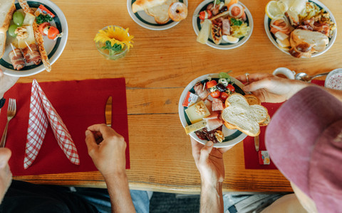 Sonntagsbrunch auf Nüegg