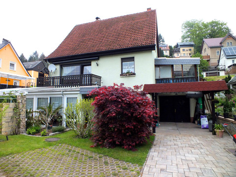 Ihr Parkplatz links im Bild