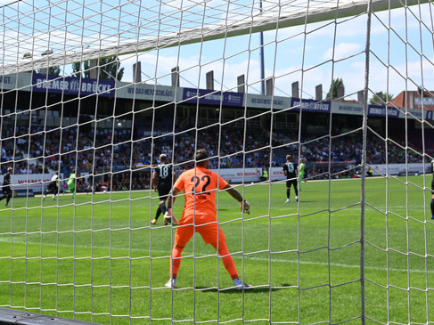 VfL Osnabrück Fussballspiel des VfL Osnabrück im Stadion Bremer BrückeVfL Osnabrück football match at the Bremer Brücke stadiumVfL Osnabrück voetbalwedstrijd in het Bremer Brücke stadion