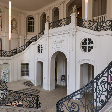 Treppenhaus Treppenhaus im Landhaus (Stadtmuseum Dresden / Städtische Galerie Dresden)Staircase in a country house (Dresden City Museum / Dresden Municipal Gallery)Schodiště ve venkovském domě (Stadtmuseum Dresden / Städtische Galerie Dresden)Schody w wiejskim domu (Stadtmuseum Dresden / Städtische Galerie Dresden)Trap in het landhuis (Stadtmuseum Dresden / Städtische Galerie Dresden)Scala nella casa di campagna (Stadtmuseum Dresden / Städtische Galerie Dresden)