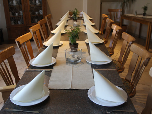 Gaststätte Hesselink - Tisch mit Dekoration.jpg