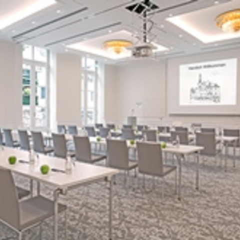 Kändler + Böttger conference room with parliamentary seating
