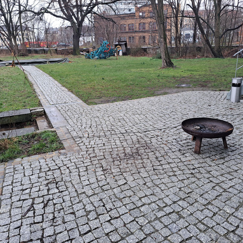 Blue Factory Outdoor Area Blaue Fabrik AußenbereichBlue Factory Outdoor Area