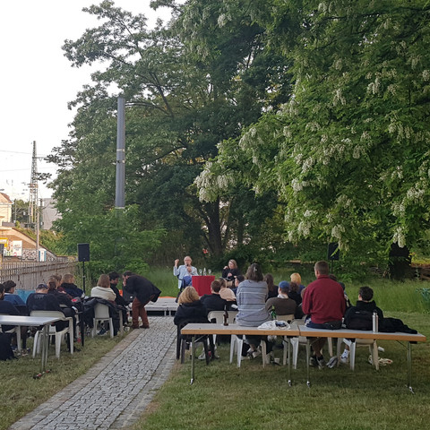 Blue Factory: Garden with lecture Blaue Fabrik: Garten mit VorlesungBlue Factory: Garden with lecture