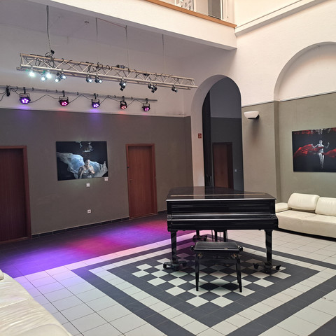 Blue Factory: Atrium with exhibition