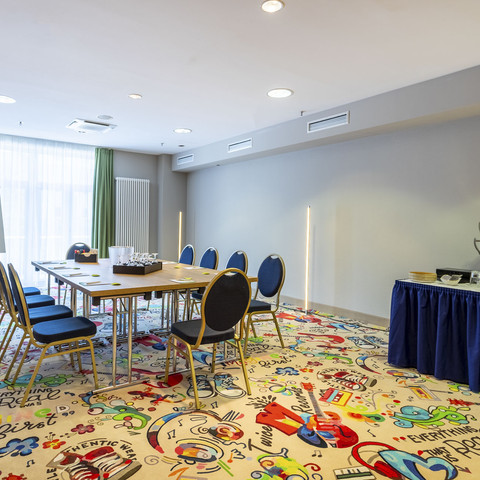 mightyTwice Hotel Dresden Room Funk