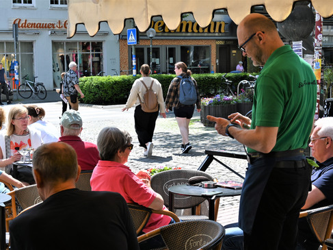 ijssalon Eiscafé Fontanella Eiscafé FontanellaEiscafé Fontanellaijssalon Fontanella
