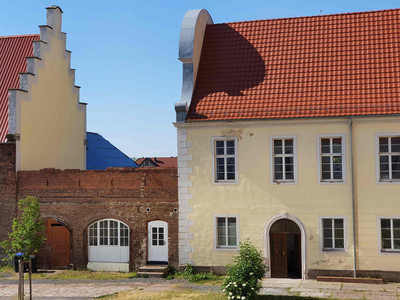 Sonnenschloss Walbeck - Eingang zu den Ferienwohnungen