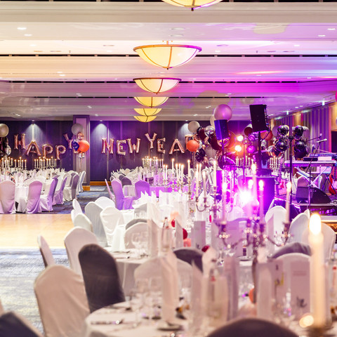 Saal zu Silvester Saal im Bilderberg Bellevue Hotel Dresden zu SilvesterHall at the Bilderberg Bellevue Hotel Dresden on New Year's Eve