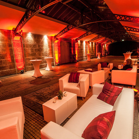 Central foyer in the Alter Schlachthof Dresden industrial monument Mittelfoyer im Industriedenkmal Alter Schlachthof DresdenCentral foyer in the Alter Schlachthof Dresden industrial monumentFoyer centra v průmyslové památce Alter Schlachthof DrážďanyCentralne foyer w drezdeńskim zabytku przemysłowym Alter SchlachthofCentrum foyer in het industrieel monument Alter Schlachthof DresdenFoyer centrale del monumento industriale Alter Schlachthof di Dresda