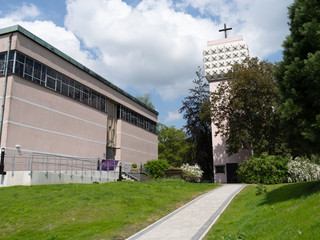 Kirche Willingen außen.jpg