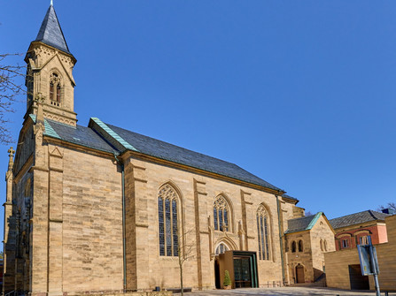 Pfarrkirche St. Augustin, Seitenansicht