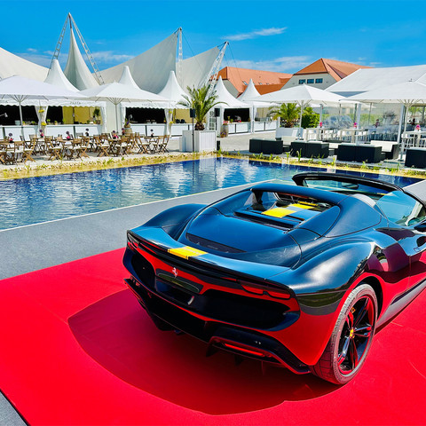 OSTRASEE Autopräsentation am OSTRASEECar presentation at OSTRASEEPrezentace vozu na veletrhu OSTRASEEPrezentacja samochodu na OSTRASEEAutopresentatie op de OSTRASEEPresentazione dell'auto all'OSTRASEE