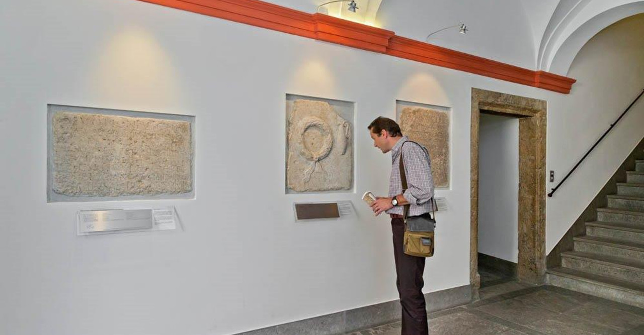 Sion: Rathaus mit Christustafel