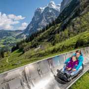pfingstegg-sommer-rodelbahn-fahrt-mutter-kind.jpg