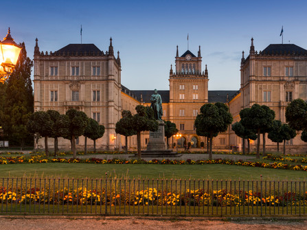 Ehrenburg Castle, Castle square