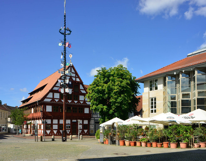 Blick auf den Gifhorner Marktplatz Blick auf den Gifhorner Marktplatz mit altem und neuen Rathaus