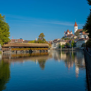 thun-aarequai-fluss-aare-haeuser-schloss-thun