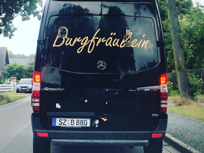 Burgfräulein3.jpg