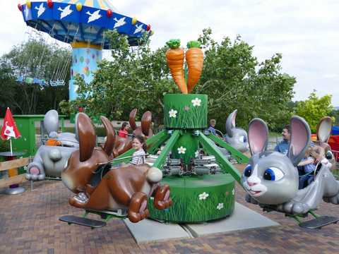 Sonnenlandpark - Kinderkarussell und Wellenflieger