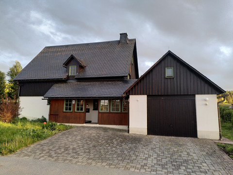 2 PKW-Stellplätze