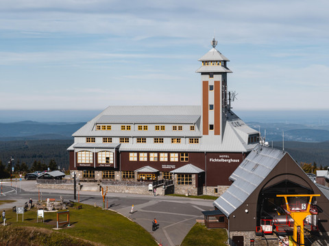 Fichtelberghaus_sunrise_air-5