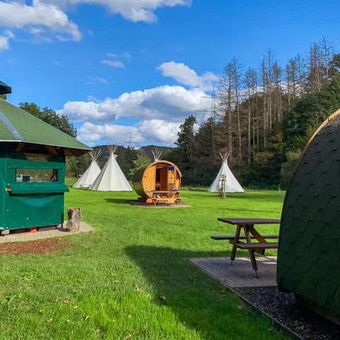 Camp mit Grillhütte