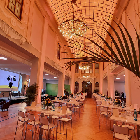 LÖWENSAAL Dresden LÖWENSAAL DresdenLÖWENSAAL Dresden