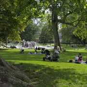 Guenthersburgpark grün Park