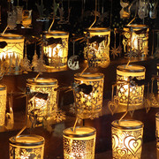 Weihnachtsmarkt auf dem Kirchberg Beucha Gelb leuchtende weihnachtliche Teelichter