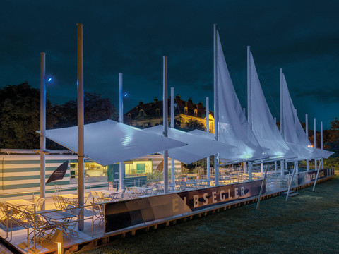 Biergarten Elbsegler bei Nacht