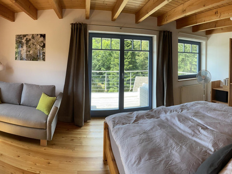 Panorama Blick vom Bett aus Bio Apartment