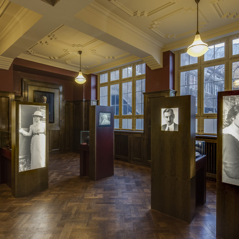 Technical Collections Exhibition Room Technische Sammlungen AusstellungsraumTechnical Collections Exhibition RoomTechnické sbírky Výstavní místnostKolekcje techniczne Sala wystawowaTechnische collecties TentoonstellingsruimteCollezioni tecniche Sala espositiva