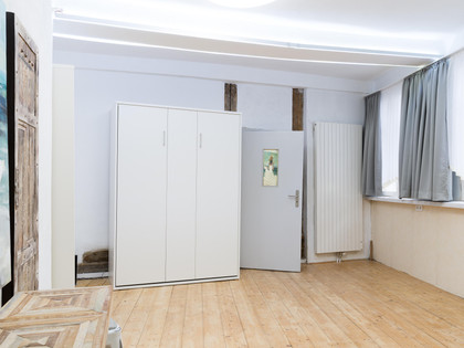 Schlafzimmer Apartment Schrankbett zu