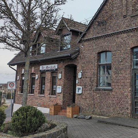 Seitenansicht Alt-Merzbach