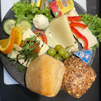 Bäckerei-Hermann-Deluxe Frühstück-Käse.jpg