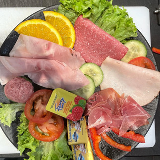 Bäckerei-Hermann-Deluxe Frühstück-Wurst.jpg