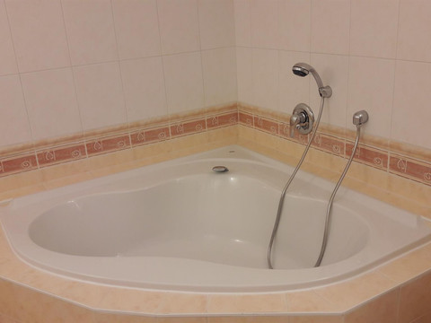 Eckbadewanne