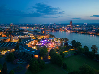 Tanzbrunnen Köln, Drohnenaufnahme bei Nacht