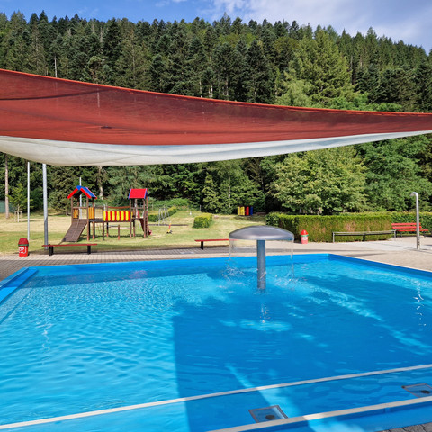 Waldfreibad Calmbach Bad Wildbad Kinderbecken Waldfreibad Calmbach Bad Wildbad Kinderbecken