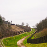 Grünes Band mit Blick auf das Grenzmuseum (c) L. Alsdorf