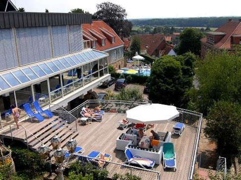 Hotel Grossfeld Aussen Lounge Terrasse