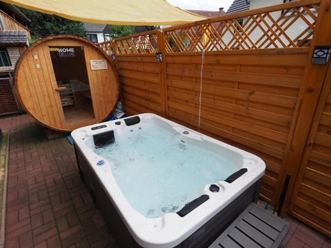 Wellness - Sauna und Whirlpool