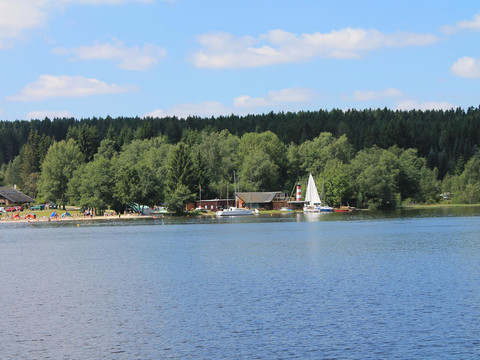 Badesee Greifenbachstauweiher mit Bootsausleihe