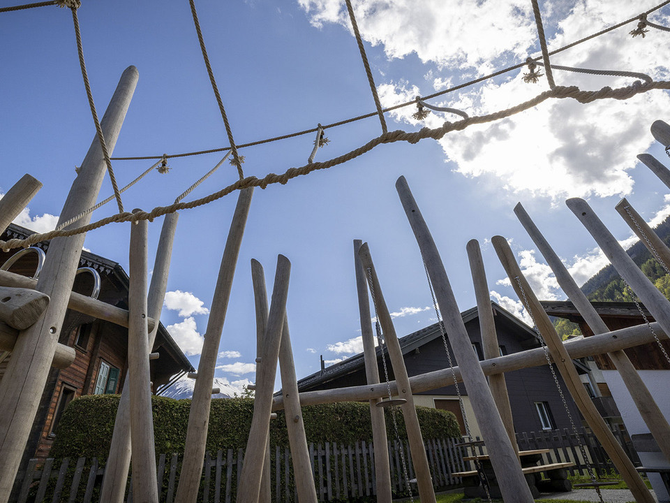 Spielplatz Schulhaus Fiesch Spielplatz Schulhaus Fiesch in der Aletsch Arena