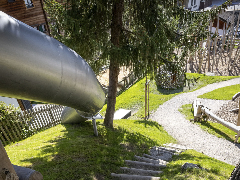 Spielplatz Schulhaus Fiesch Spielplatz Schulhaus Fiesch in der Aletsch Arena