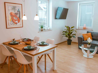 Harzbesucher in Sankt Andreasberg - Beispielwohnung - Esstisch