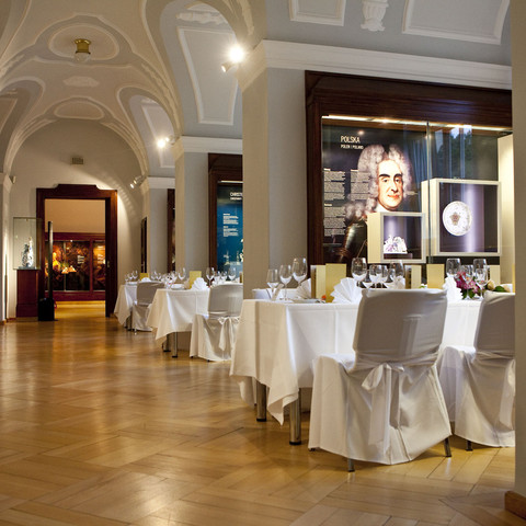 Staatliche Porzellan-Manufaktur MEISSEN Staatliche Porzellan-Manufaktur MEISSENMEISSEN State Porcelain Manufactory