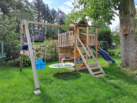 Spielplatz im Grundstück