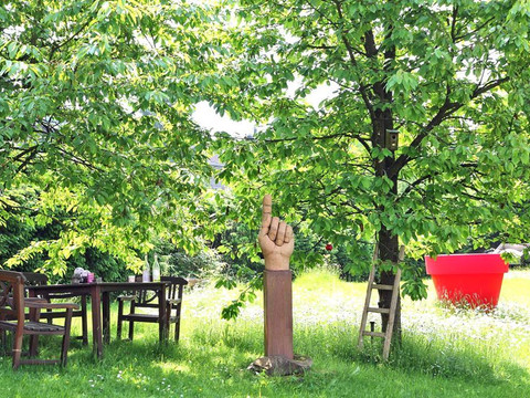 Gartenidylle : "Obacht!"